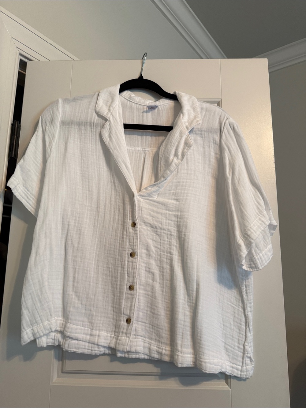 Old Navy White Short-Sleeve Button-Front Gauze Shirt
